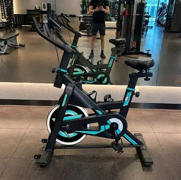 Bicicleta Ergométrica Spinning 5kg Volante Estofado PU com Monitor