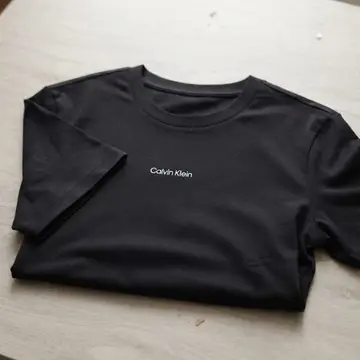 Camiseta Calvin Klein Masculina Flame Front Logo Preta