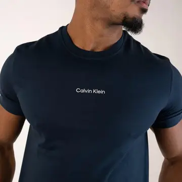 camiseta calvin klein flame