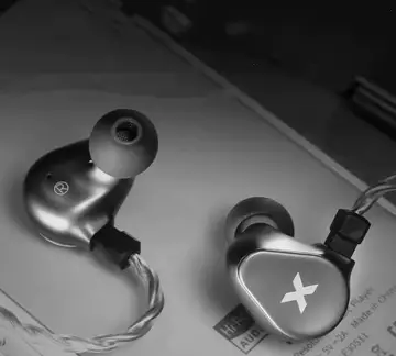 Fone iem Dunu Titan X, em metal
