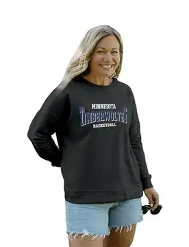 Blue 84 Moletom feminino padrão Nba oficialmente licenciado com gola redonda bordado de terry reverso, preto