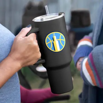 FANMATS Copo WNBA Chicago Sky de aço inoxidável de 1,134 g – Acabamento de revestimento em pó durável – Serve na maioria dos porta-copos, co
