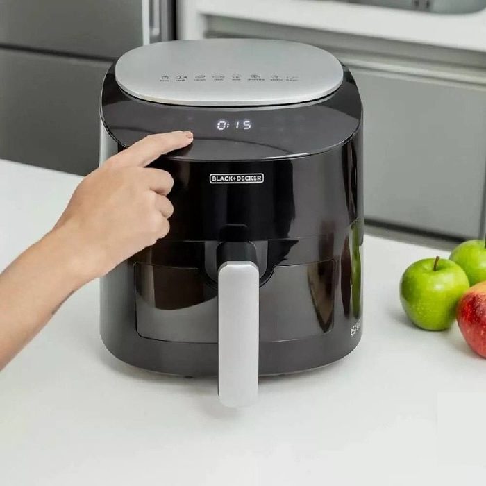 Black & Decker Fritadeira Air Fryer 4.5L AFMDV360 Preta 127V