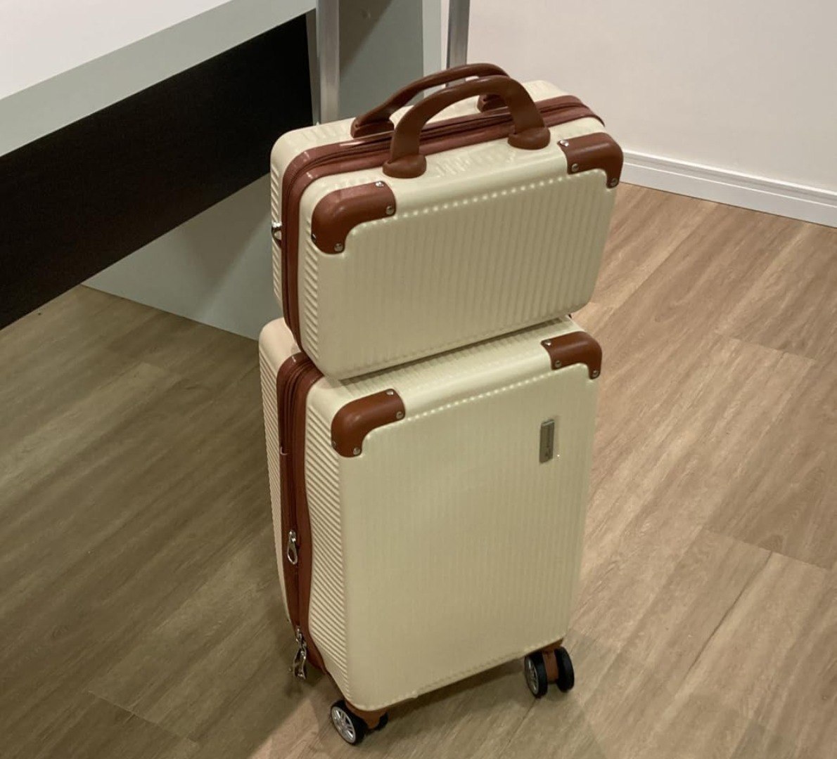mala de viagem mala de bordo 10kg com frasqueira bege