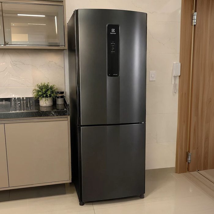 Geladeira Electrolux Inverse 400L Frost Free