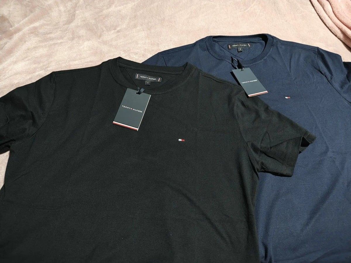 camisetas tommy hilfiger kit camisetas preta azul royal 2un