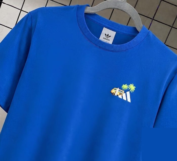 🛒Camiseta Bordado Pequeno Estampa Surf adidas