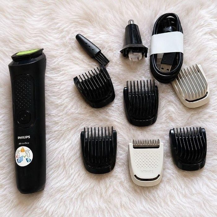 Aparador De Pelos Multigroom 8 Em 1 Mg3917/15 Philips Preto 127/220v