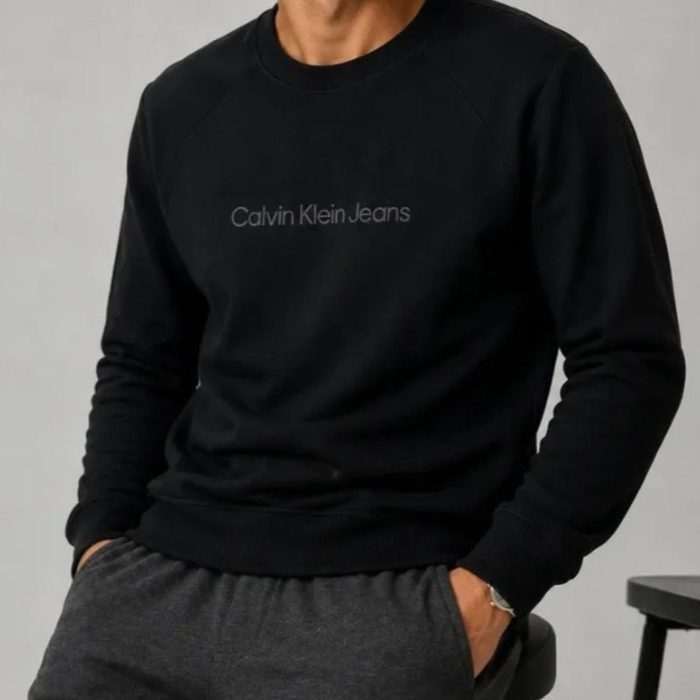 moletom calvin klein crewneck light front logo preto