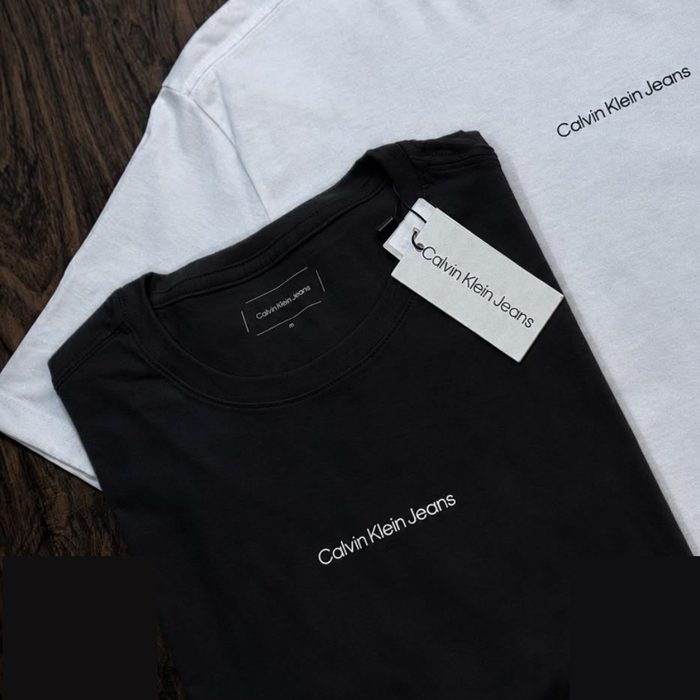 camiseta calvin klein flame front logo preta