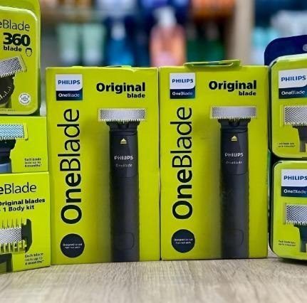 Barbeador e Aparador Elétrico Philips OneBlade com Pente 5 em 1, Sem Fio e À Prova D'Água - QP1425/10