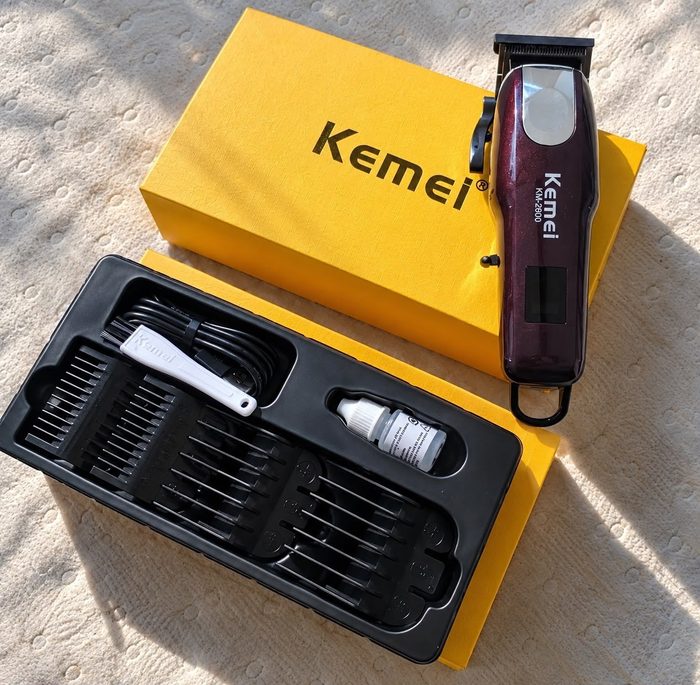 aparador de cabelo kemei km-2606