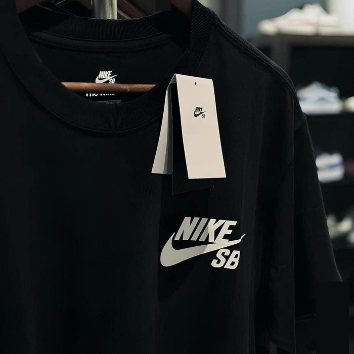 camiseta nike sb masculina preto branco
