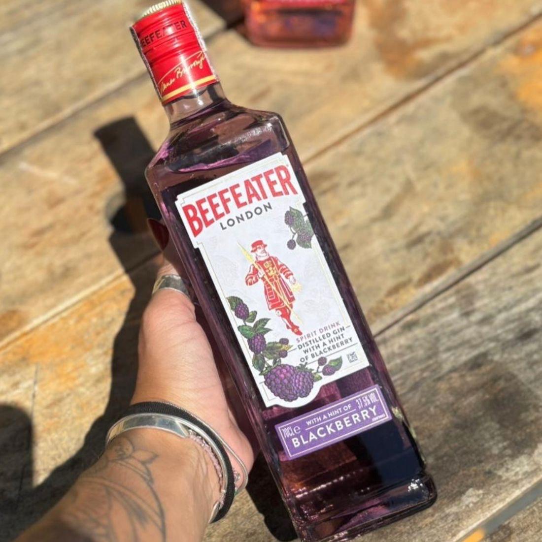 bebida alcoólica beefeater gin inglês blackberry 700ml